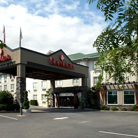 Ramada By Wyndham Surrey/Langley Hotel Bagian luar foto