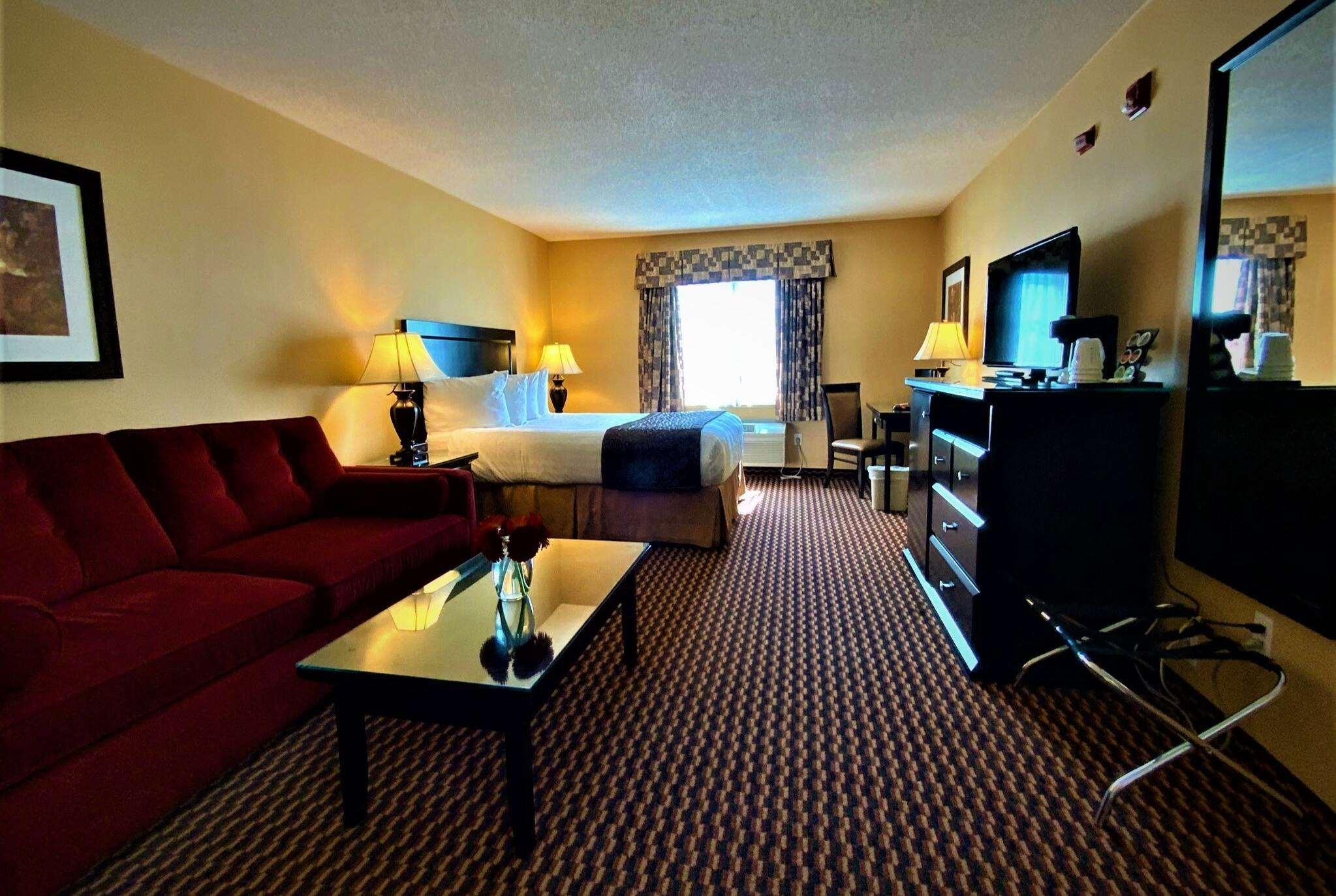 Ramada By Wyndham Surrey/Langley Hotel Bagian luar foto