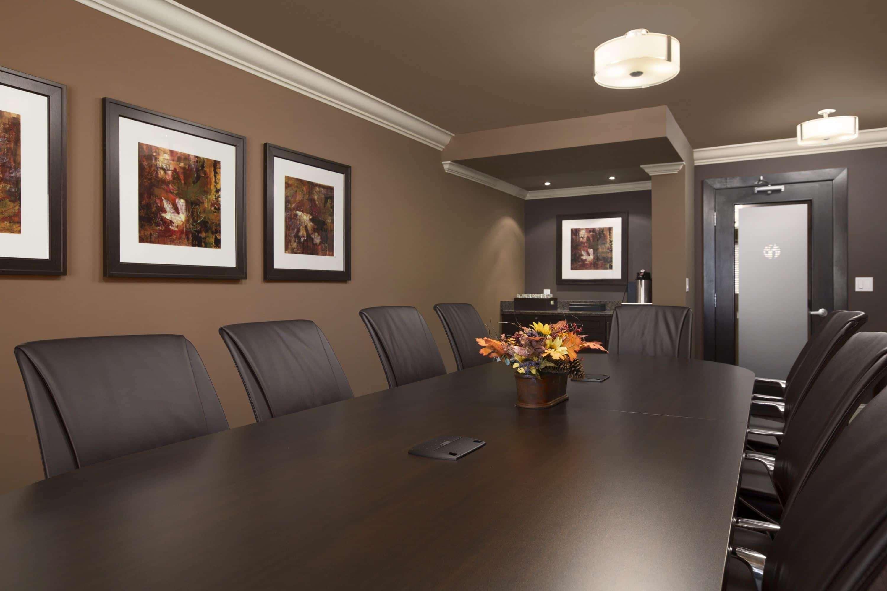 Ramada By Wyndham Surrey/Langley Hotel Bagian luar foto