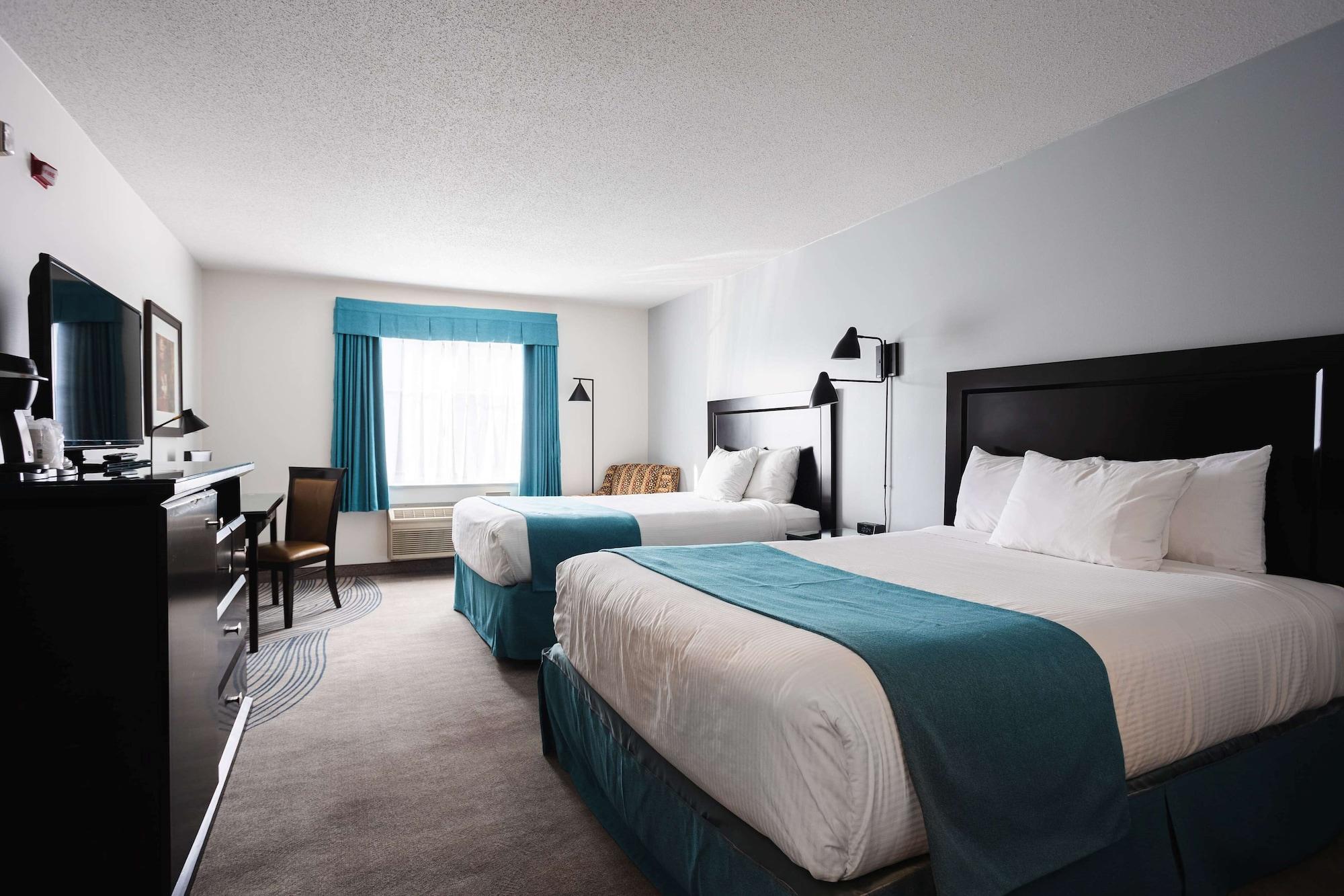 Ramada By Wyndham Surrey/Langley Hotel Bagian luar foto
